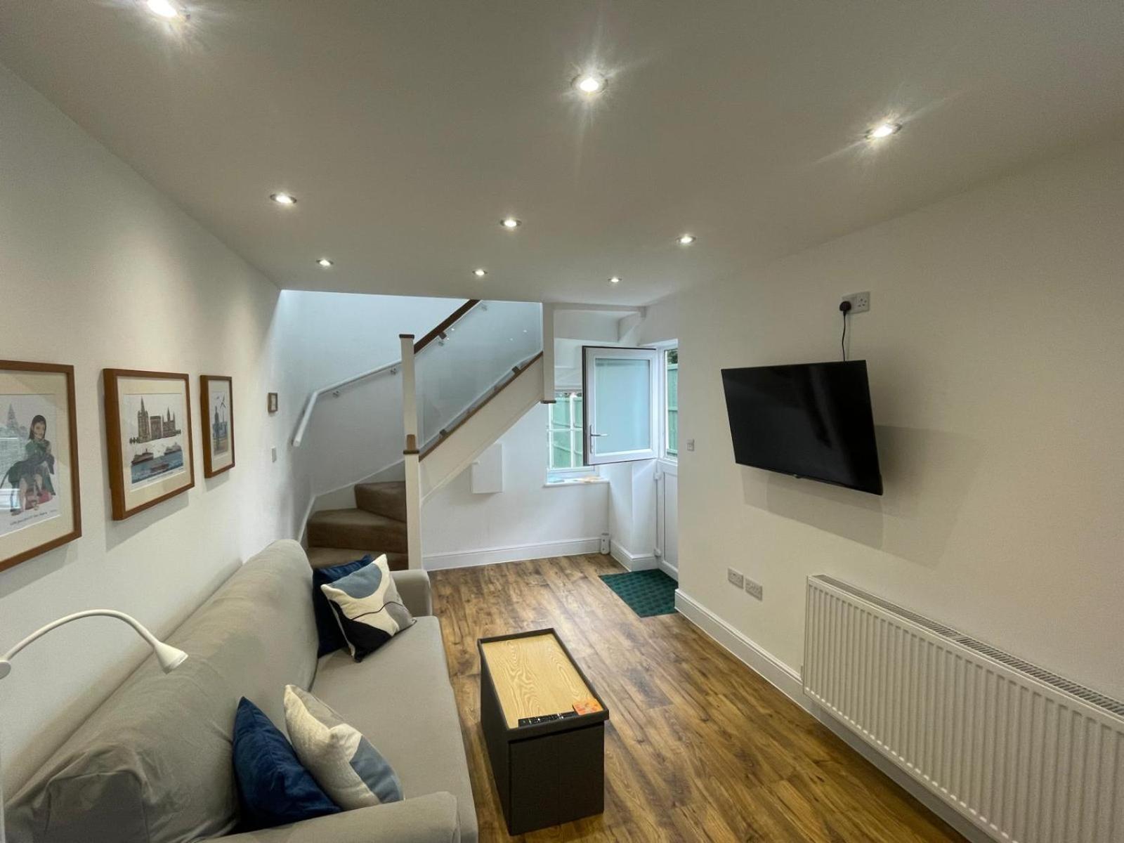 فيلا The Upton Coach House بيركينهيد المظهر الخارجي الصورة